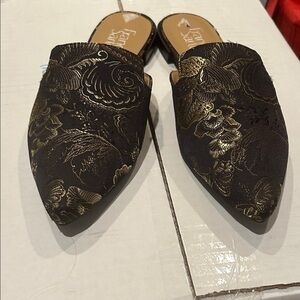 Elegant Black and Gold Women's Mules